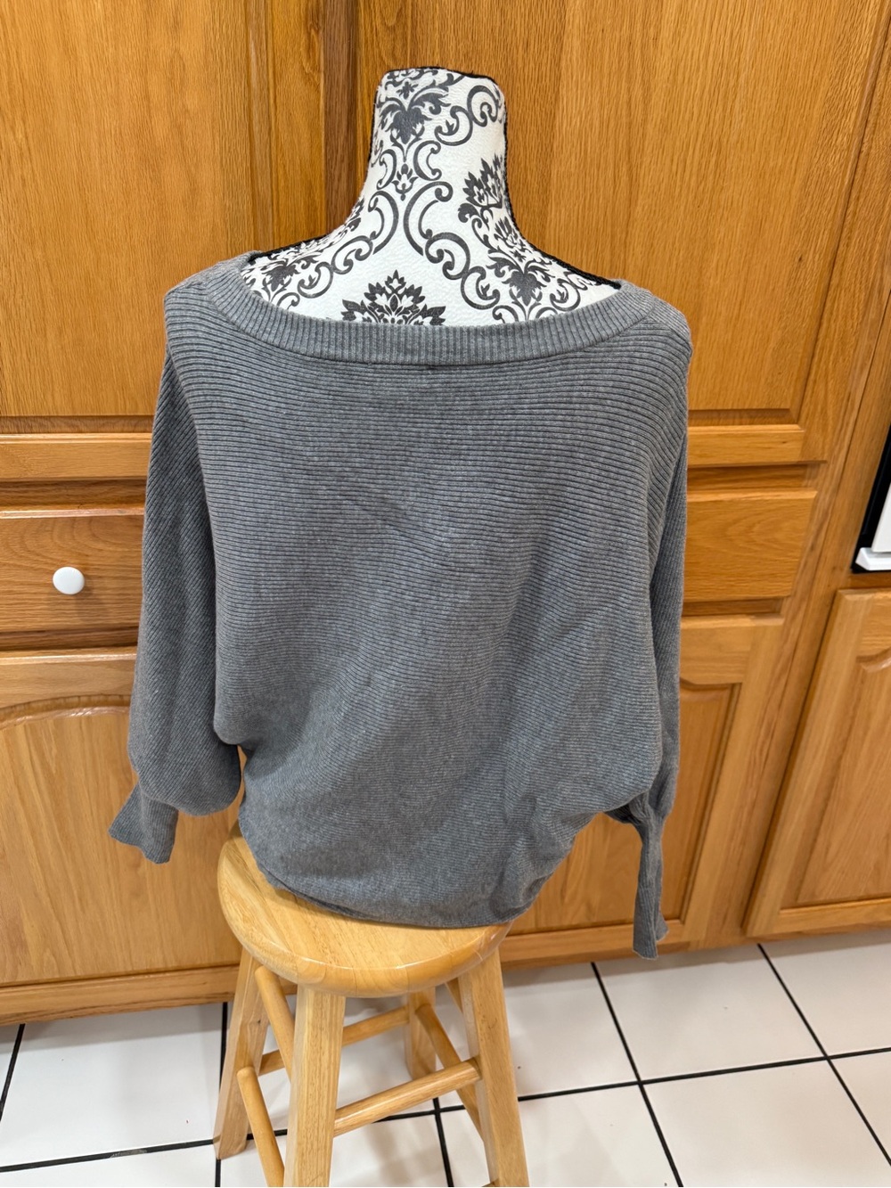 Cupio Gray Off-the-Shoulder Ribbed Sweater - Picture 2 of 10